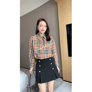 Áo sơ mi  tuy đơn giản nhưng lại mang nhiều ý nghĩa sâu sắc trong mỗi trường hợp khác nhau, những ý nghĩa đó đều để lại ấn tượng đối với cả người mặc lẫn người ngắm.