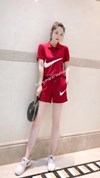 Sét bộ thể thao mang lại cho ta phông cách khỏe và cá tính