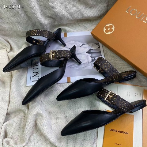 Tôi nghĩ bất kì người phụ nữ nào cũng có thể lột xác chỉ bằng một chiếc váy xinh đẹp và giày cao gót. Giày cao gót tiếp thêm sức mạnh cho phụ nữ bằng một cách nào đó.