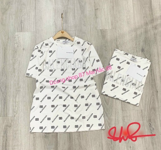 Áo thun cộc tay món đồ quen thuộc vào mùa hè với tất cả các cô gái. Với những cách phối đồ cùng chiếc áo này dưới đây sẽ giúp các nàng thêm tự tin, năng động đón hè.
