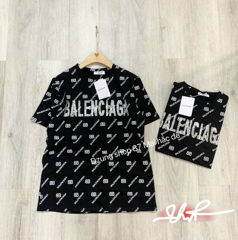Áo thun cộc tay món đồ quen thuộc vào mùa hè với tất cả các cô gái. Với những cách phối đồ cùng chiếc áo này dưới đây sẽ giúp các nàng thêm tự tin, năng động đón hè.