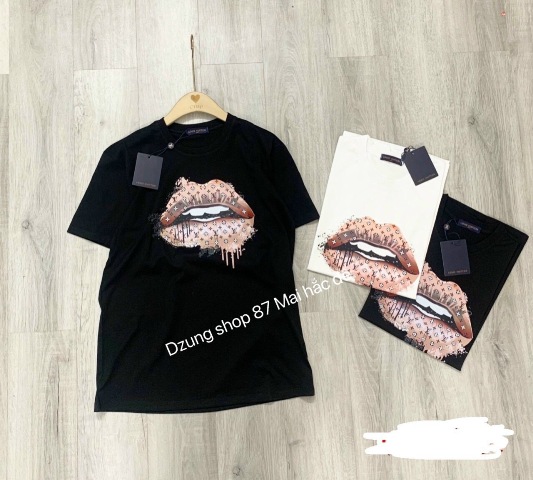 Áo thun cộc tay món đồ quen thuộc vào mùa hè với tất cả các cô gái. Với những cách phối đồ cùng chiếc áo này dưới đây sẽ giúp các nàng thêm tự tin, năng động đón hè.
