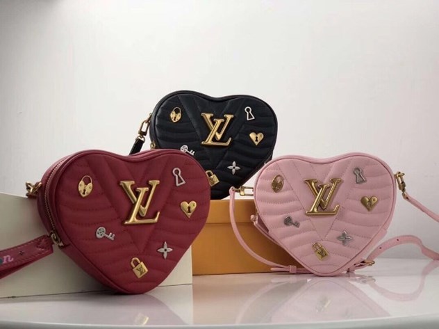 Với kiểu váy này bạn có thể diện đi làm, đi chơi hoặc đi dự tiệc trong mùa hè nhé.