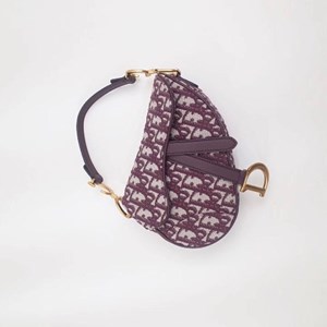 Với kiểu váy này bạn có thể diện đi làm, đi chơi hoặc đi dự tiệc