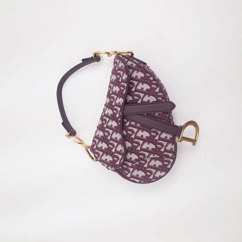 Với kiểu váy này bạn có thể diện đi làm, đi chơi hoặc đi dự tiệc