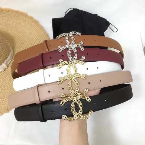 Ai có niềm đam mê thời trang muốn làm đẹp cũng sẽ sở hữu những món phụ kiện làm đẹp này.