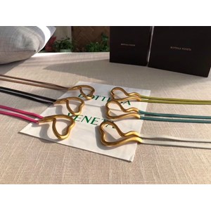 Kính mắt giờ đây con thiết kế như một món phụ kiện thời trang