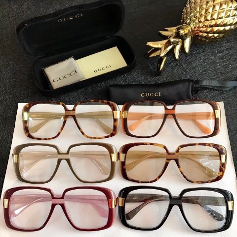 Kính không chỉ đơn thuần là một phụ kiện thời trang mà còn là vật dụng bảo vệ sức khỏe