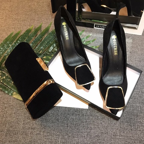 Giầy là bạn thân thiết đối với chúng ta trên mỗi chặng đường