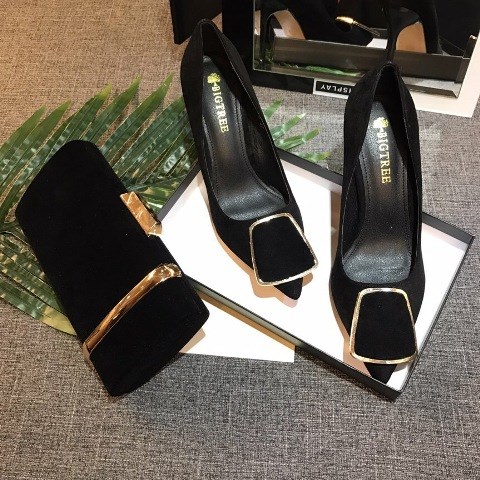 Giầy là bạn thân thiết đối với chúng ta trên mỗi chặng đường