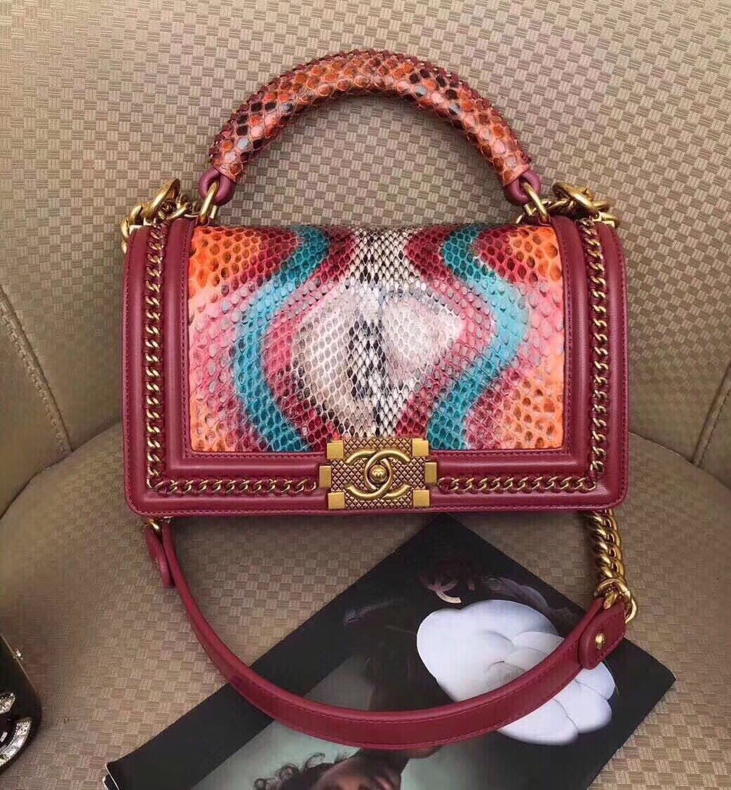 Áo len chưa bao giờ là cũ hay mờ nhạt để một tín đồ có thể lãng quên