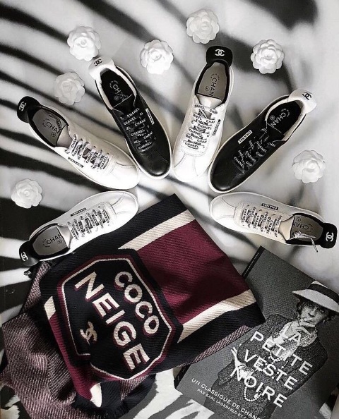 Với kiểu váy này bạn có thể diện đi làm, đi chơi hoặc đi dự tiệc