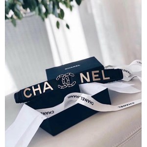 Phụ kiện là một phần không thể thiếu trong sét đồ thời trang, chỉ cần bạn sở hữu những món phụ kiện dưới đây là tự tin xinh đẹp dù đi bất cứ đâu hay kết hợp với trang phục nào.