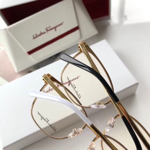 BST Kính Siêu Cấp New Hot