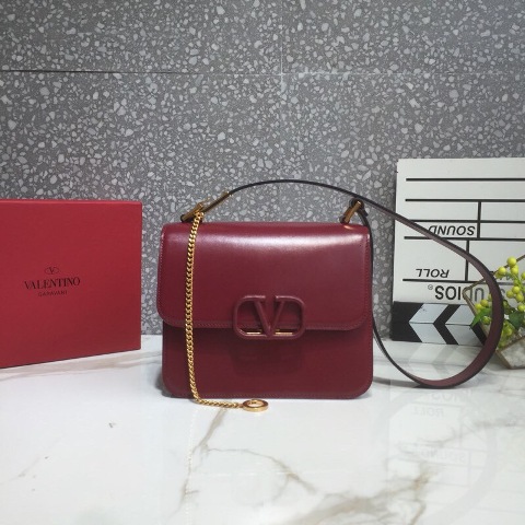 Đồng hồ không chỉ nhắc ta về thời gian mà còn là phụ kiện không thể thiếu