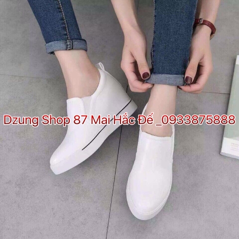 Giầy là bạn thân thiết đối với chúng ta trên mỗi chặng đường